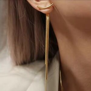 Elegant Gold Dangle Earrings. Party Wedding Christmas Earrings